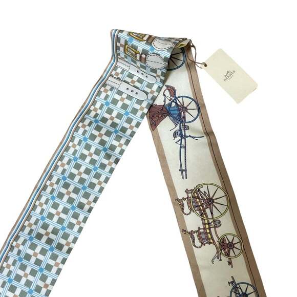 HERMES Blue Silk Scarf - Picture 3 of 13